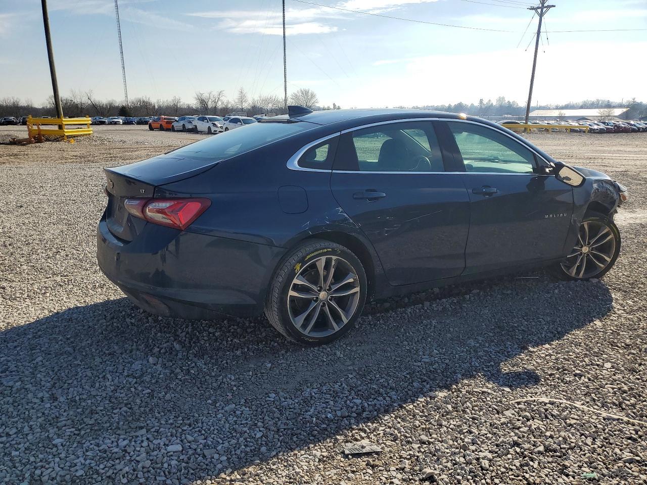 2022 Chevrolet Malibu Lt - Фото 3