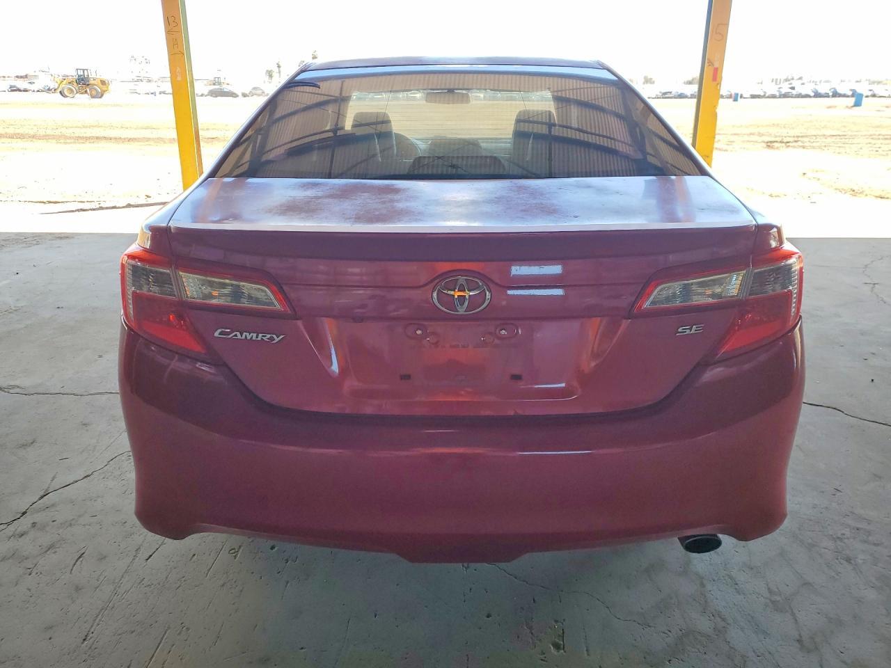 2014 Toyota Camry L - Фото 6
