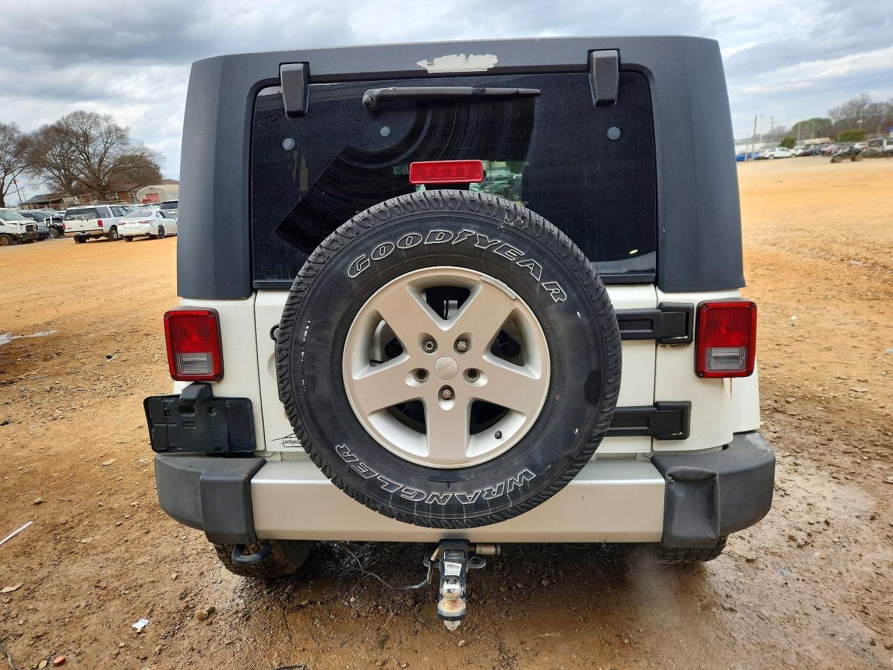 2010 Jeep Wrangler Unlimited Sahara - Фото 6