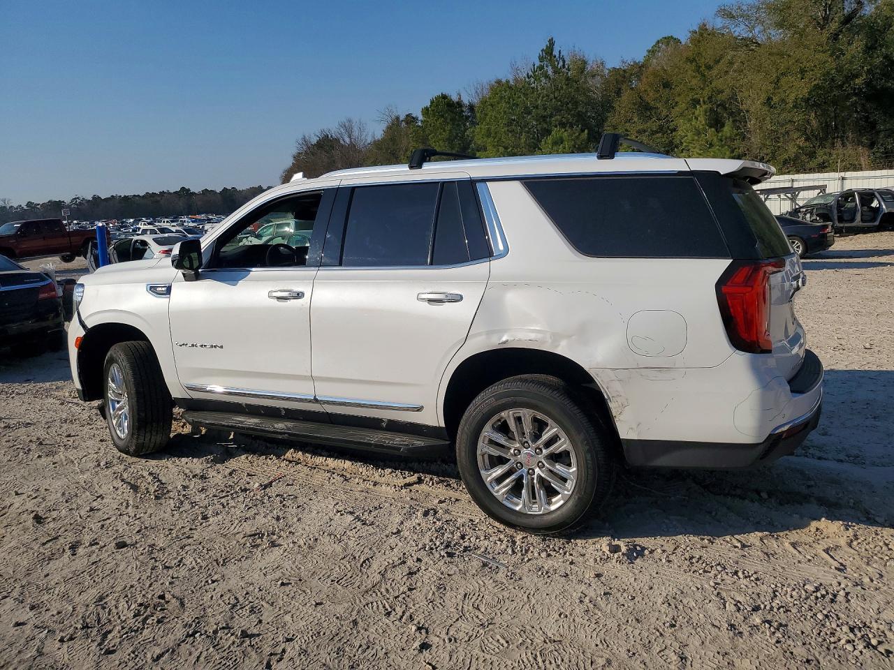 2021 GMC Yukon Slt - Фото 2
