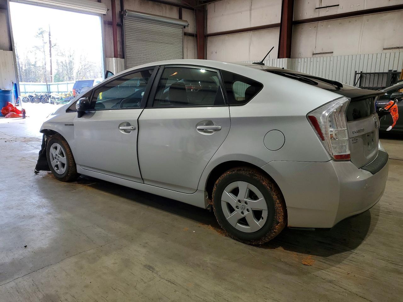 2010 Toyota Prius Ii - Фото 2