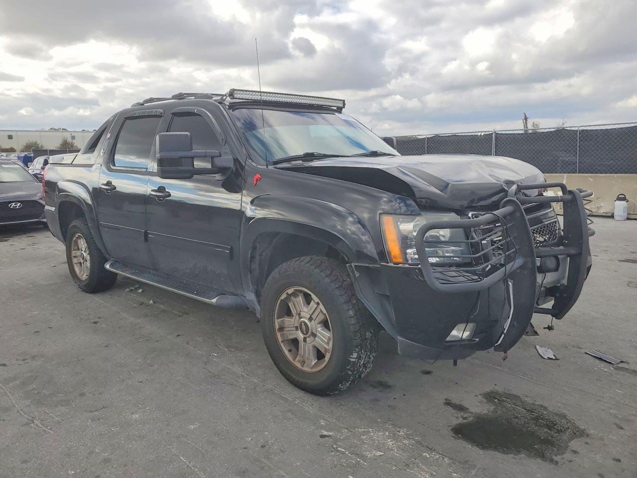 2013 Chevrolet Avalanche Lt - Фото 4