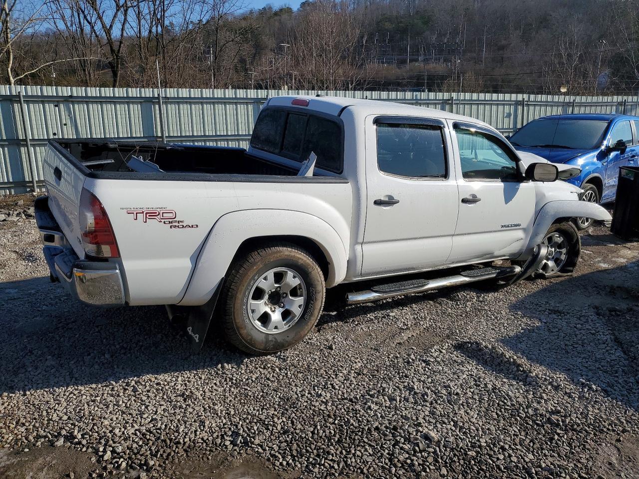2011 Toyota Tacoma Double Cab - Image 3
