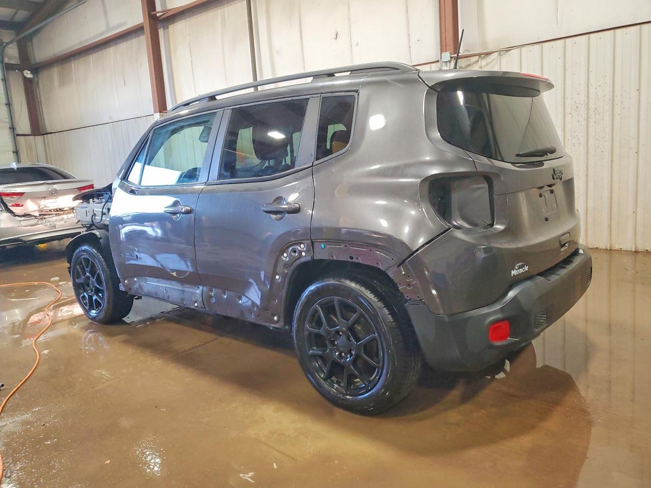 2020 Jeep Renegade Latitude - Фото 2