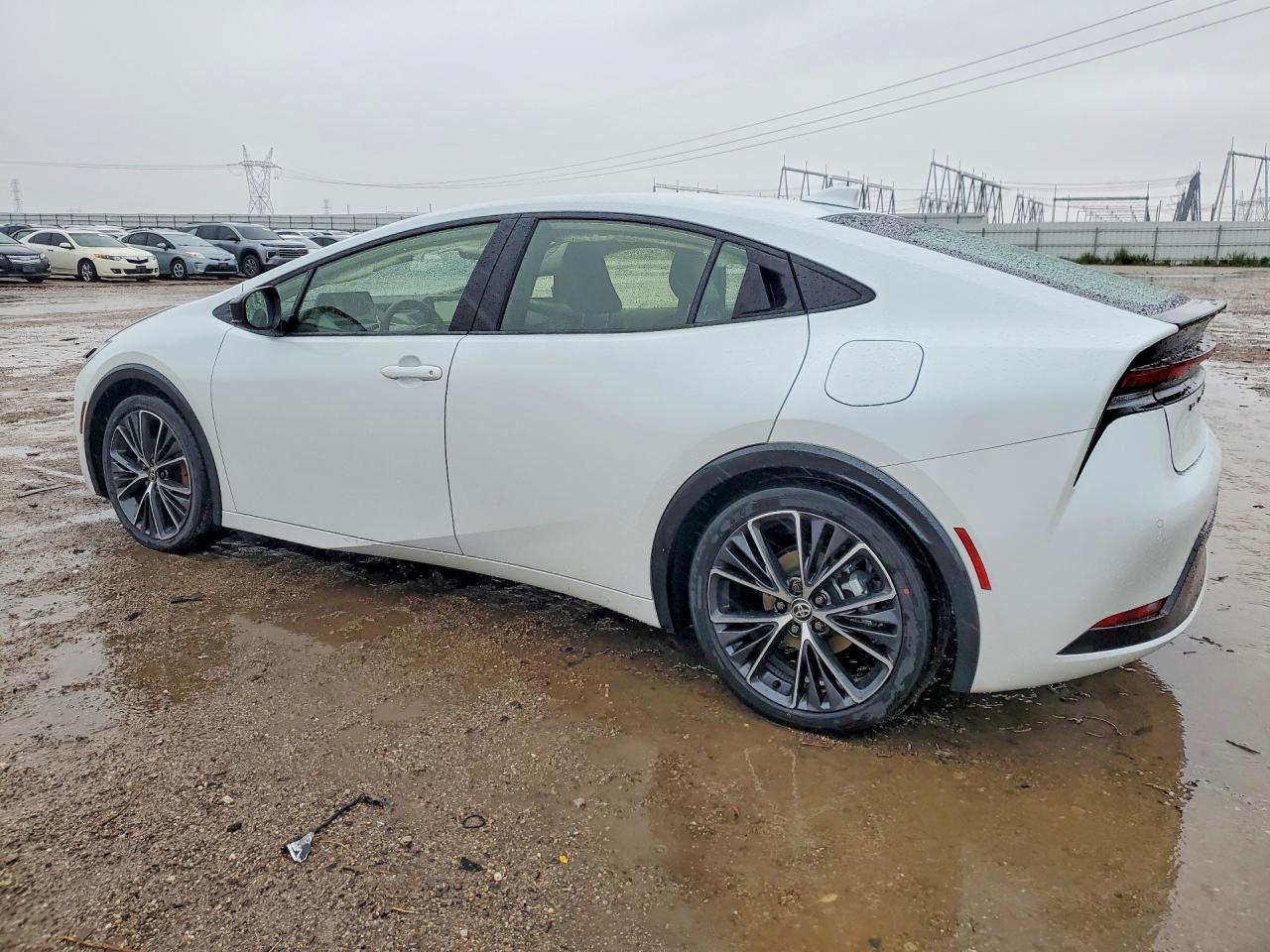 2025 Toyota Prius Le - Фото 2
