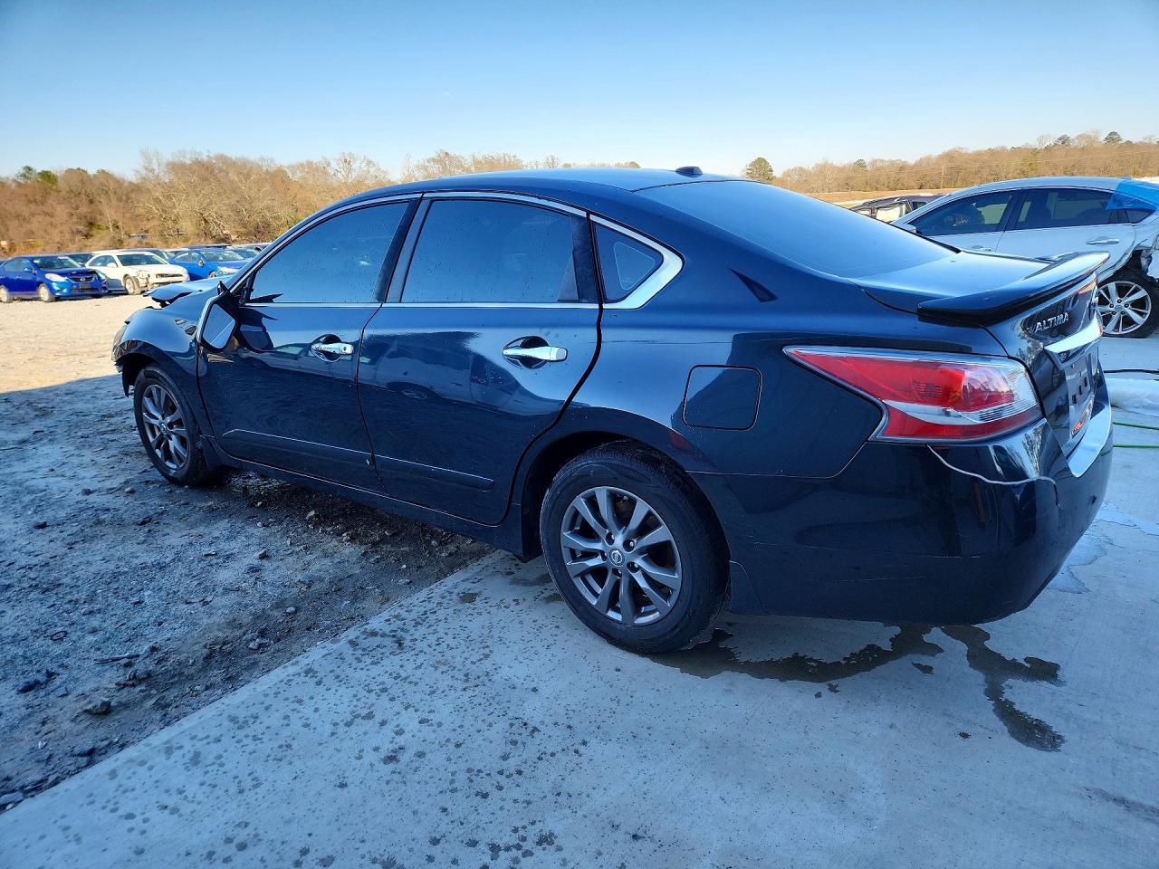 2015 Nissan Altima 2.5 S - Фото 2