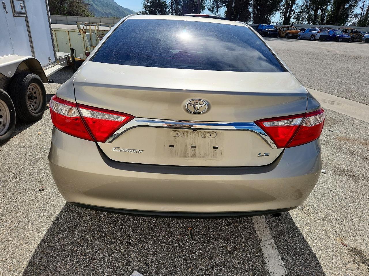 2017 Toyota Camry Le - Фото 6