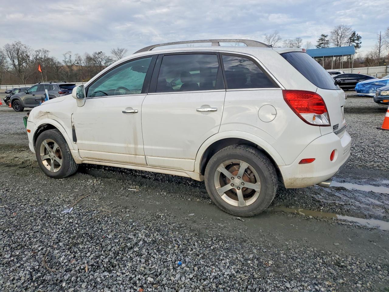 2012 Chevrolet Captiva Sport - Image 2