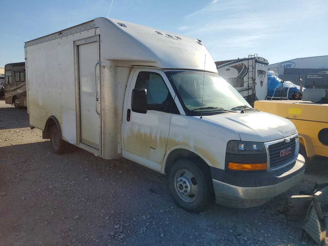 2023 GMC Savana Cutaway G3500 - Фото 4