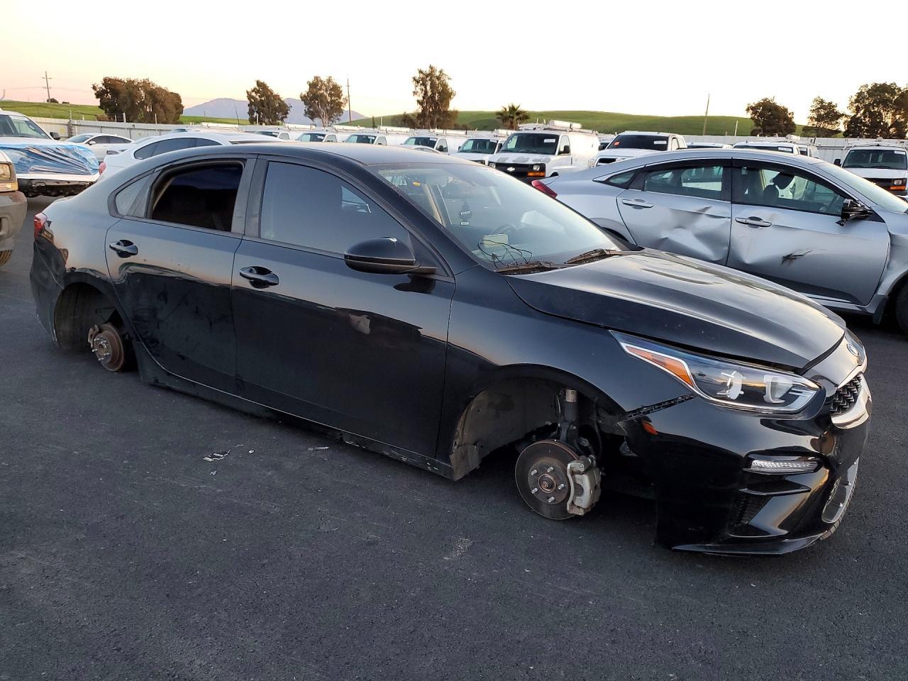 2020 Kia Forte Lxs - Image 4