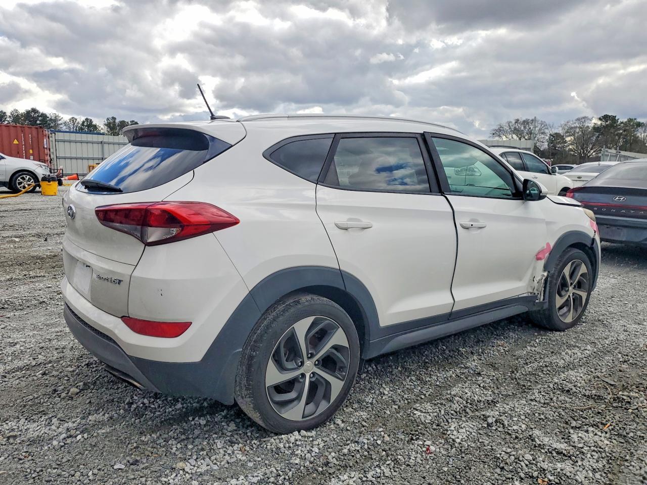 2016 Hyundai Tucson Sport - Image 3