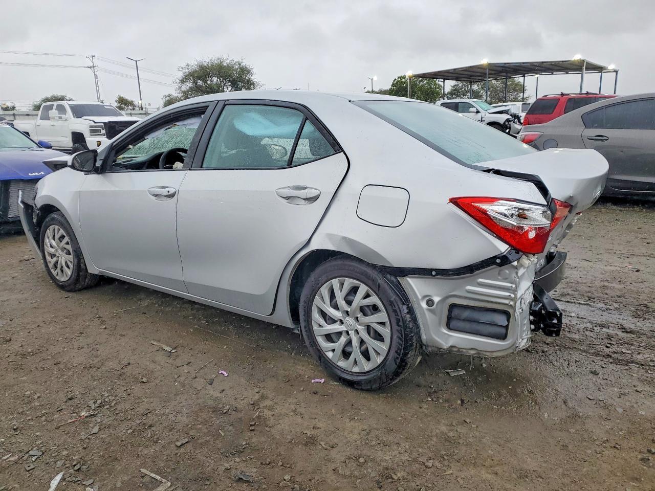 2017 Toyota Corolla L - Фото 2
