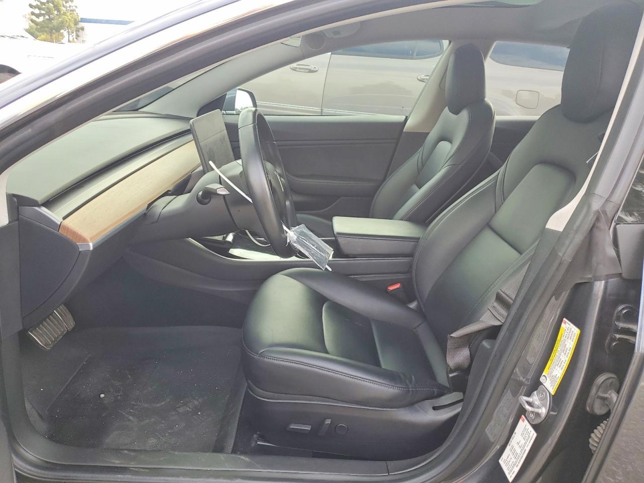 2018 Tesla Model 3 - Фото 7