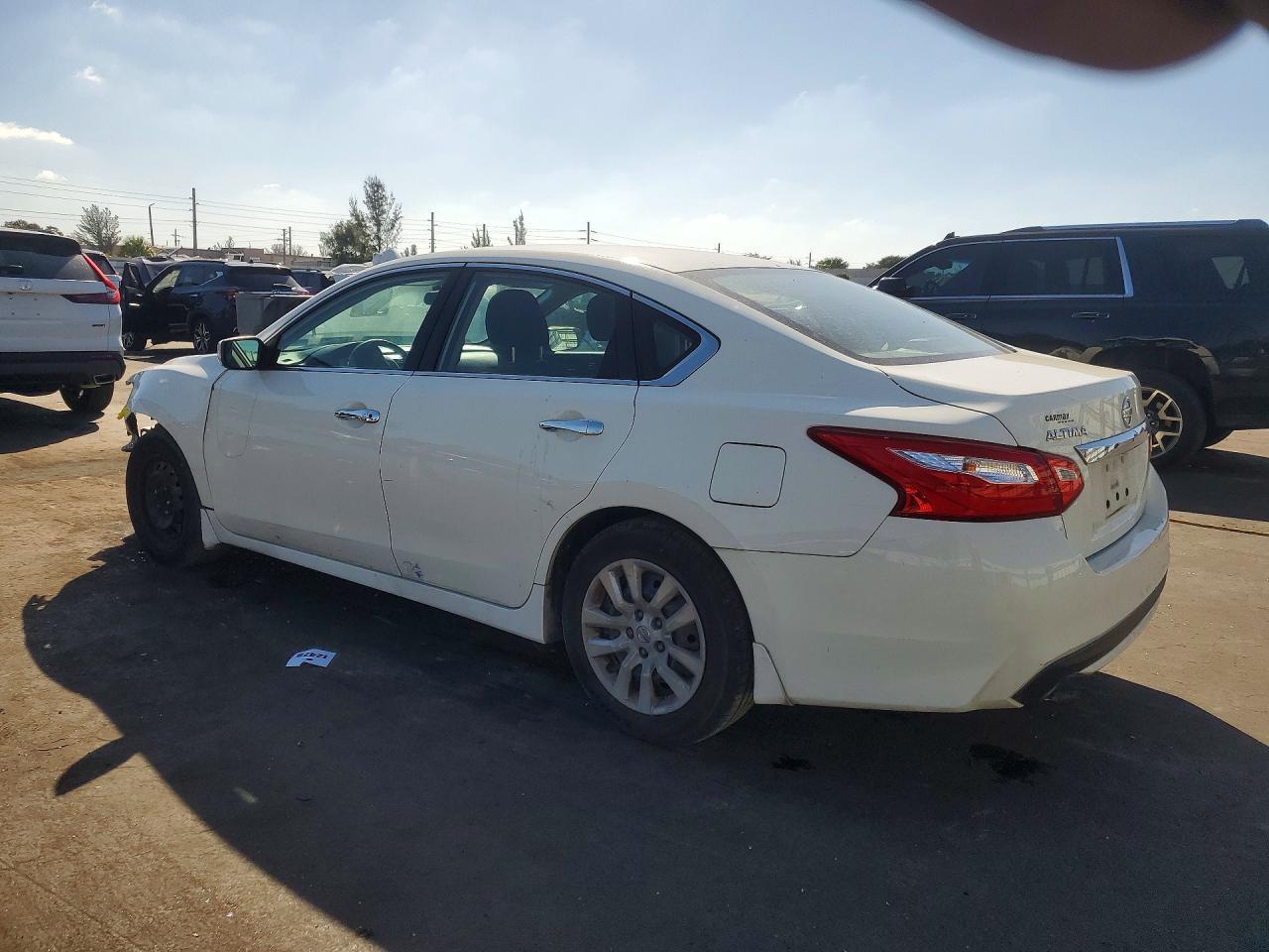 2017 Nissan Altima 2.5 S - Фото 2