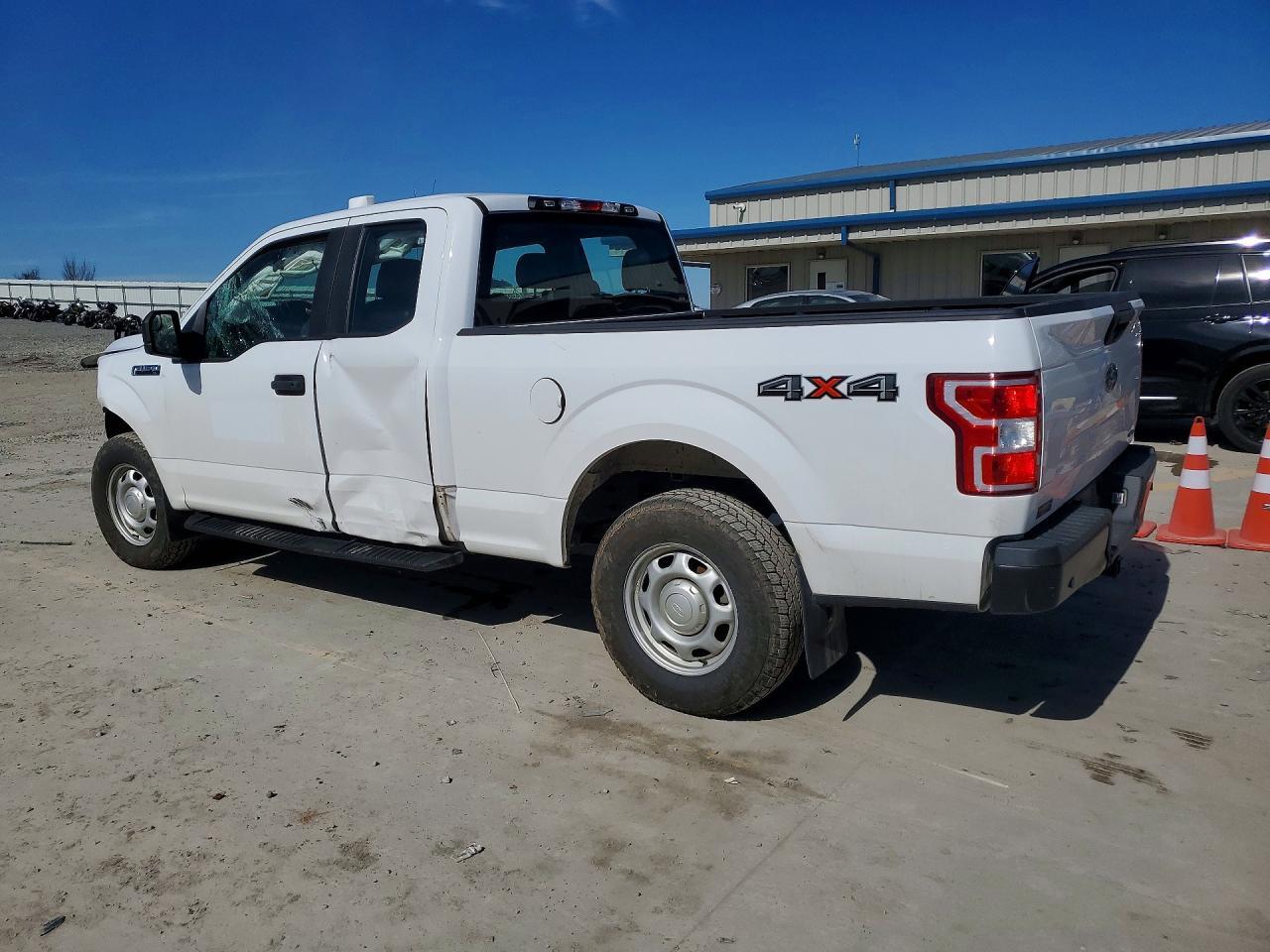 2020 Ford F150 Super Cab - Фото 2