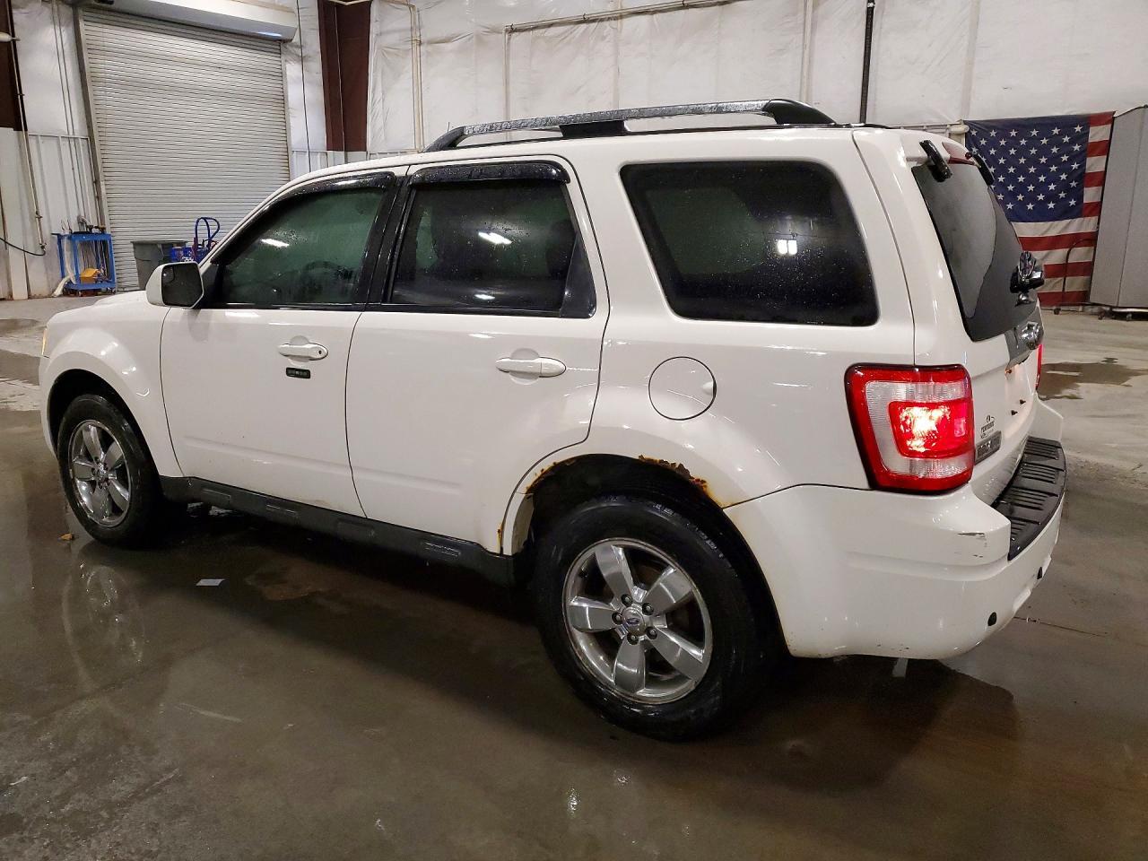 2011 Ford Escape Limited - Image 2
