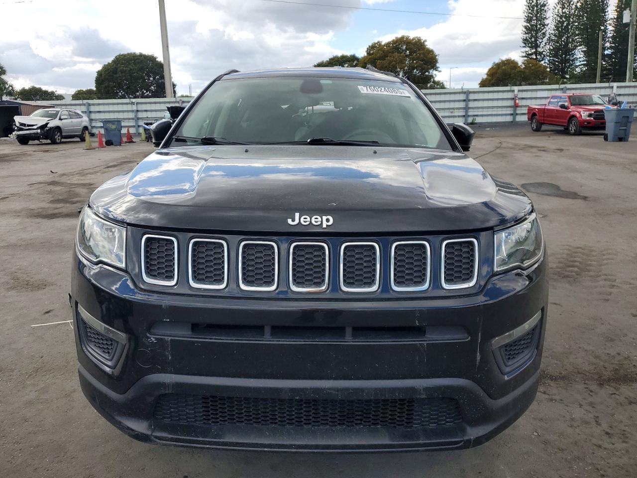 2018 Jeep Compass Sport - Фото 5