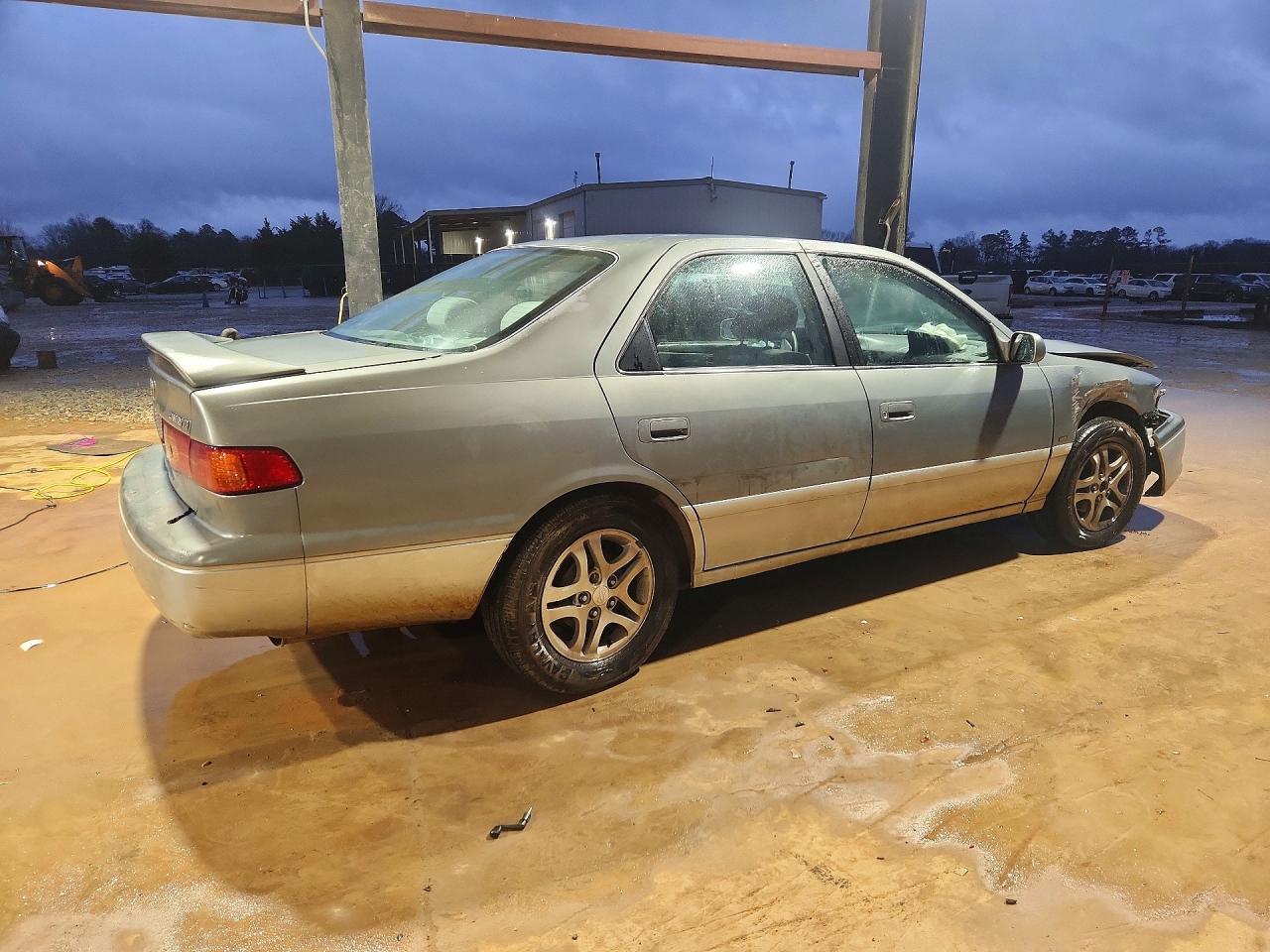 2001 Toyota Camry Le - Image 3