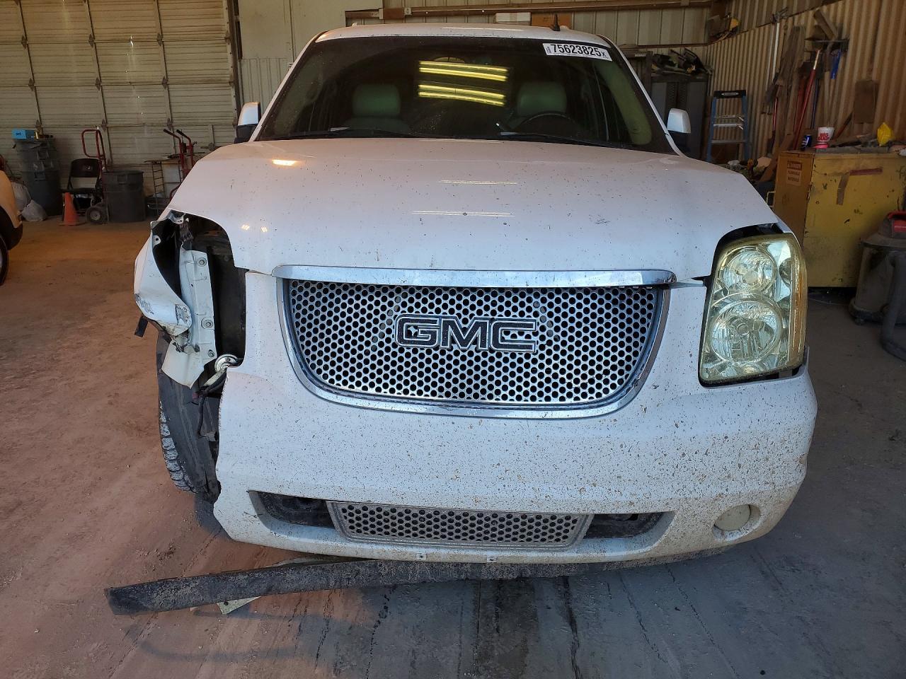 2007 GMC Yukon Denali - Image 5