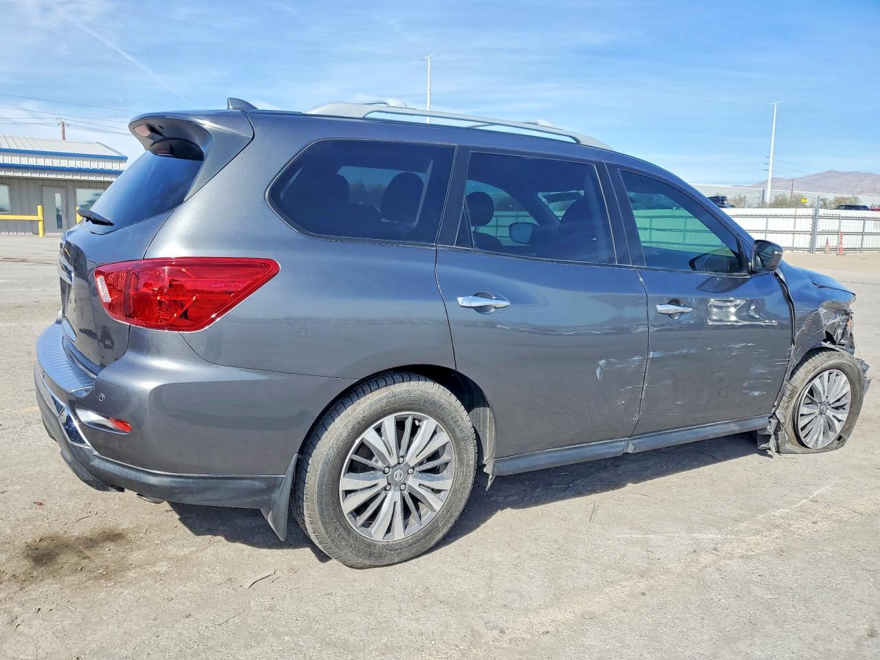 2020 Nissan Pathfinder S - Image 3