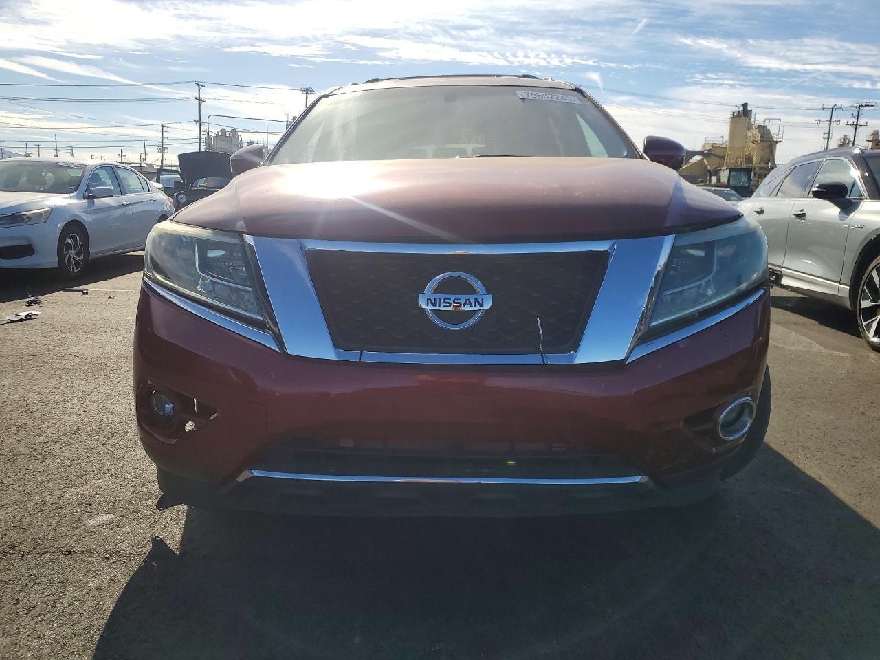 2013 Nissan Pathfinder S - Image 5
