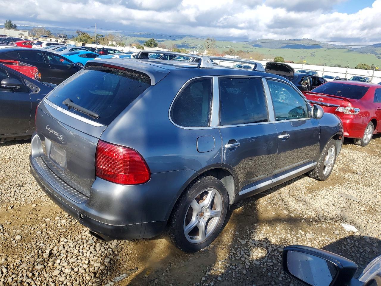 2004 Porsche Cayenne S - Image 3