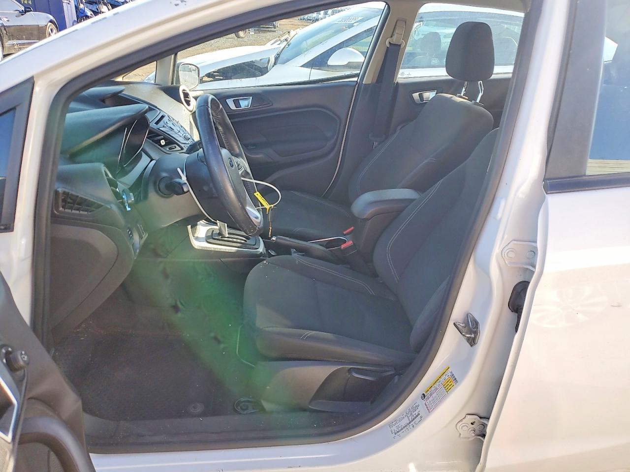 2016 Ford Fiesta Se - Фото 7