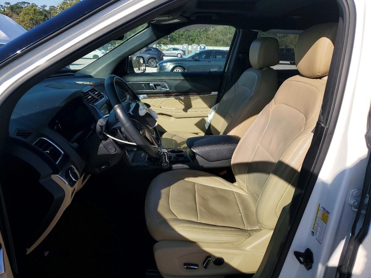2017 Ford Explorer Limited - Image 7