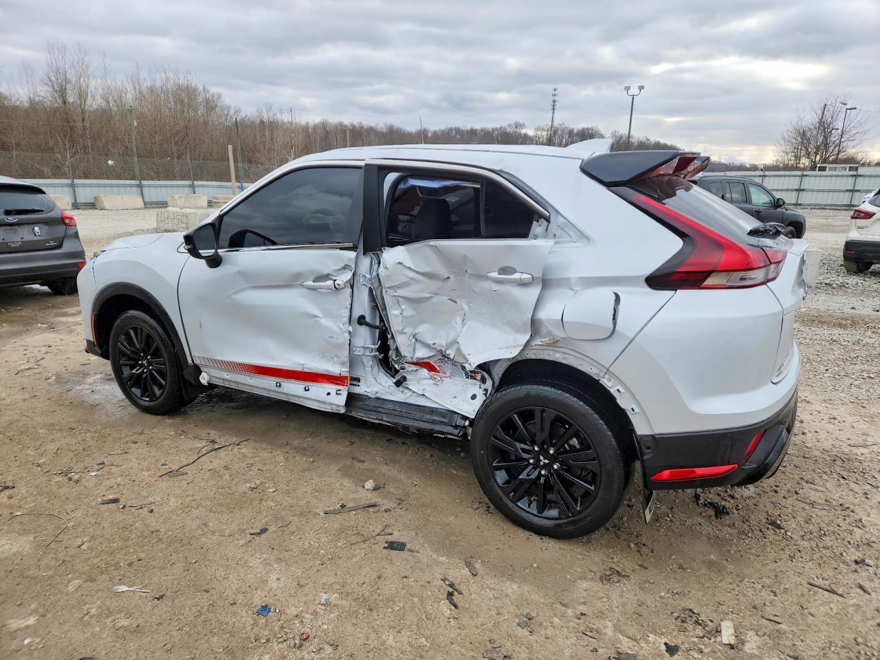 2023 Mitsubishi Eclipse Cross Le - Фото 2
