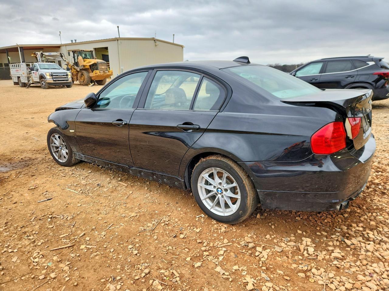 2009 BMW 328 I - Image 2