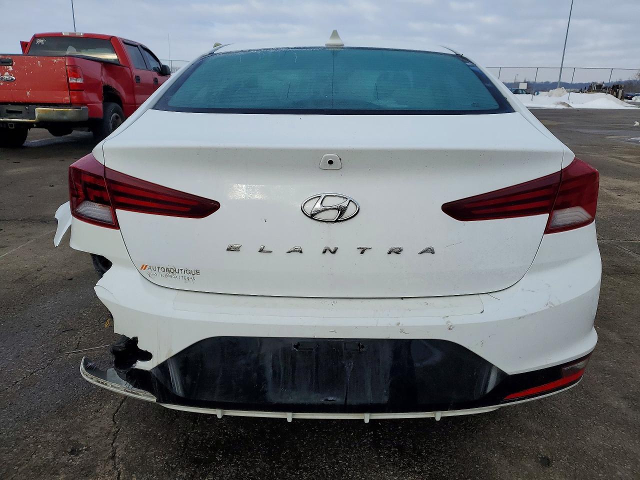 2020 Hyundai Elantra Value Edition - Фото 6