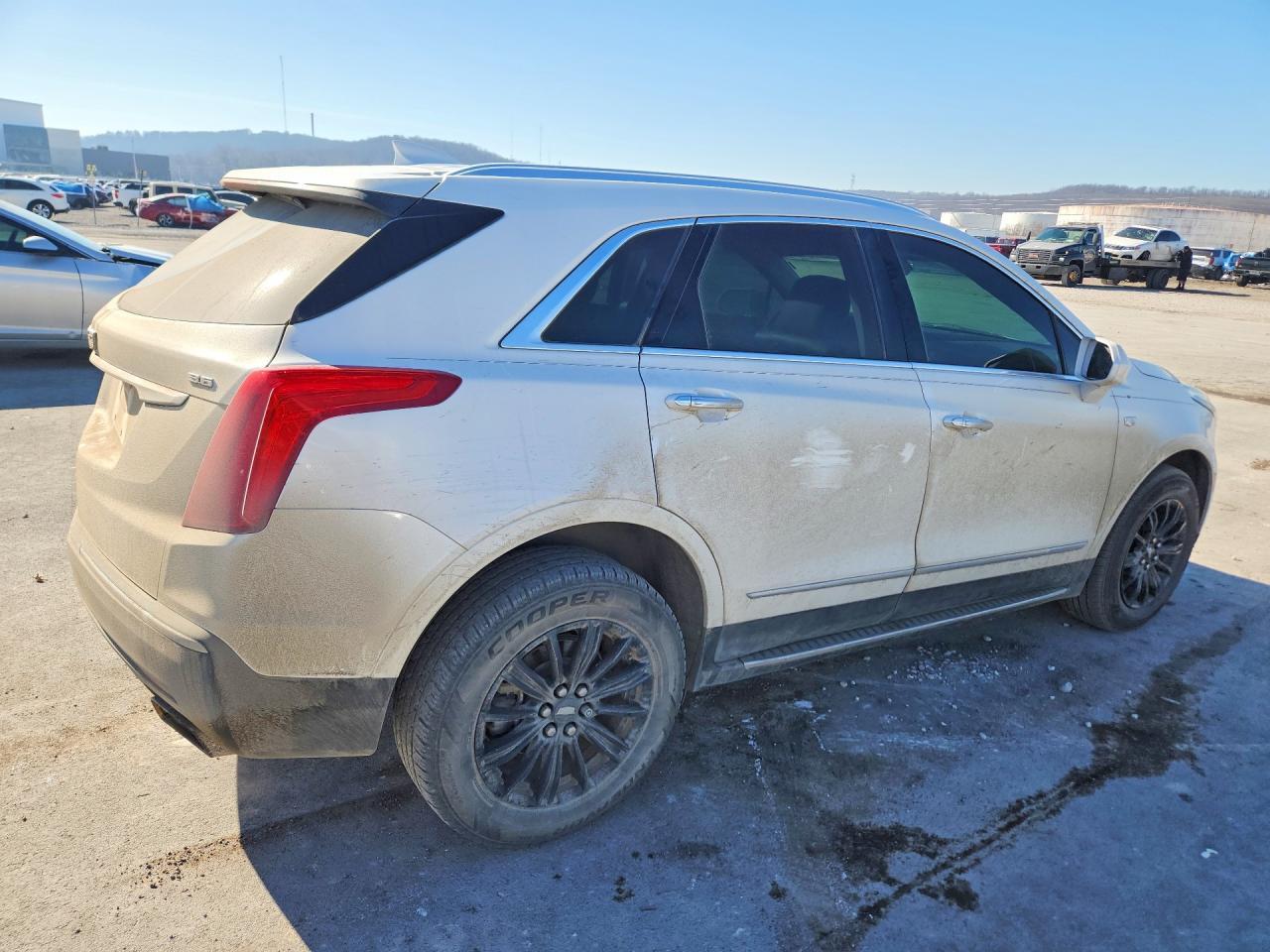 2017 Cadillac Xt5 Luxury - Фото 3