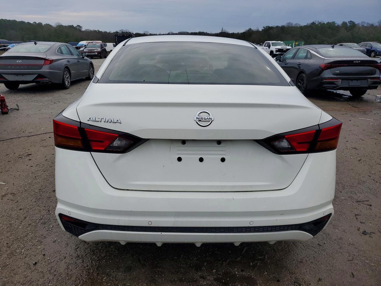 2021 Nissan Altima 2.5 S - Image 6