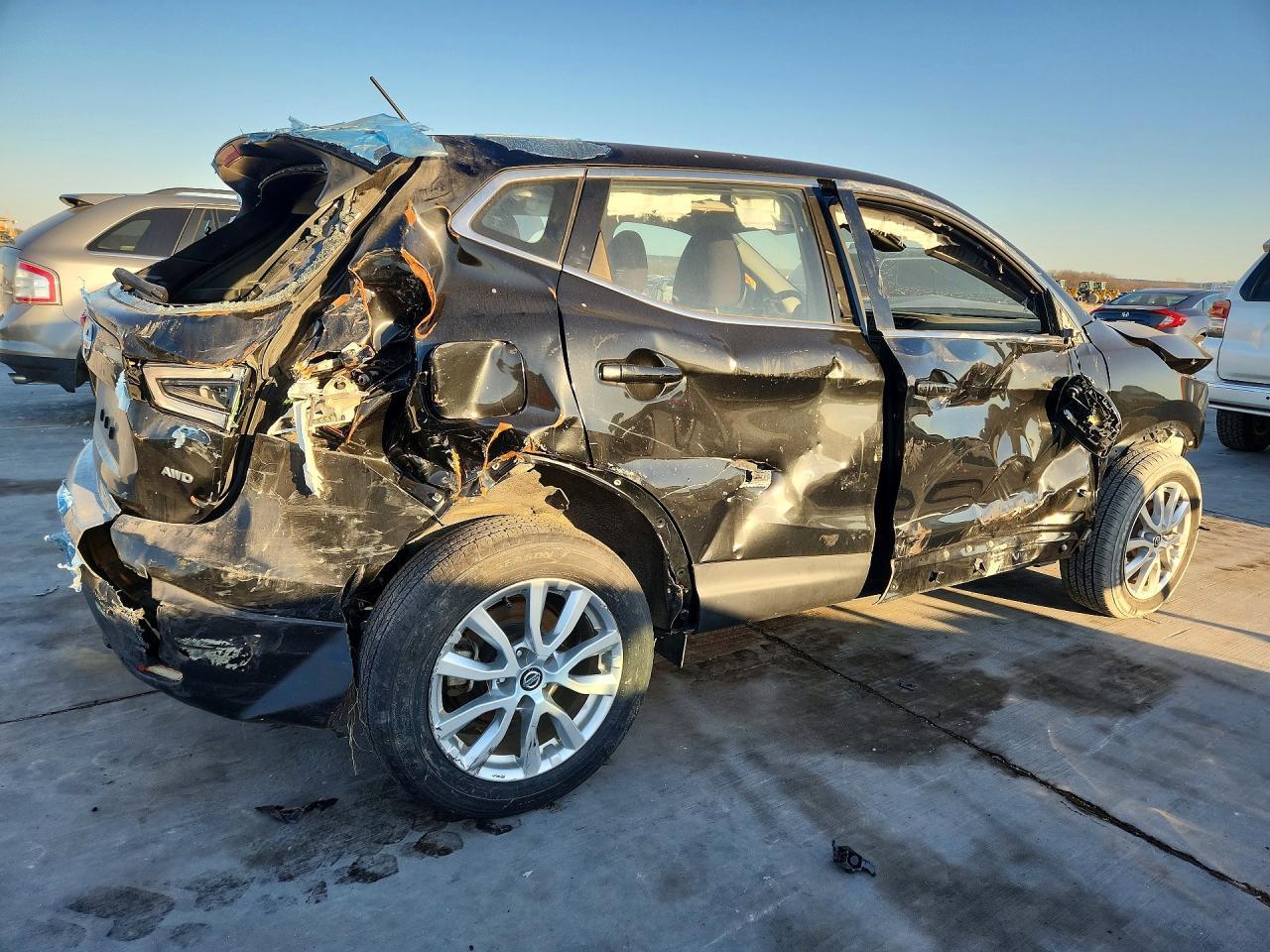 2021 Nissan Rogue Sport S - Фото 3