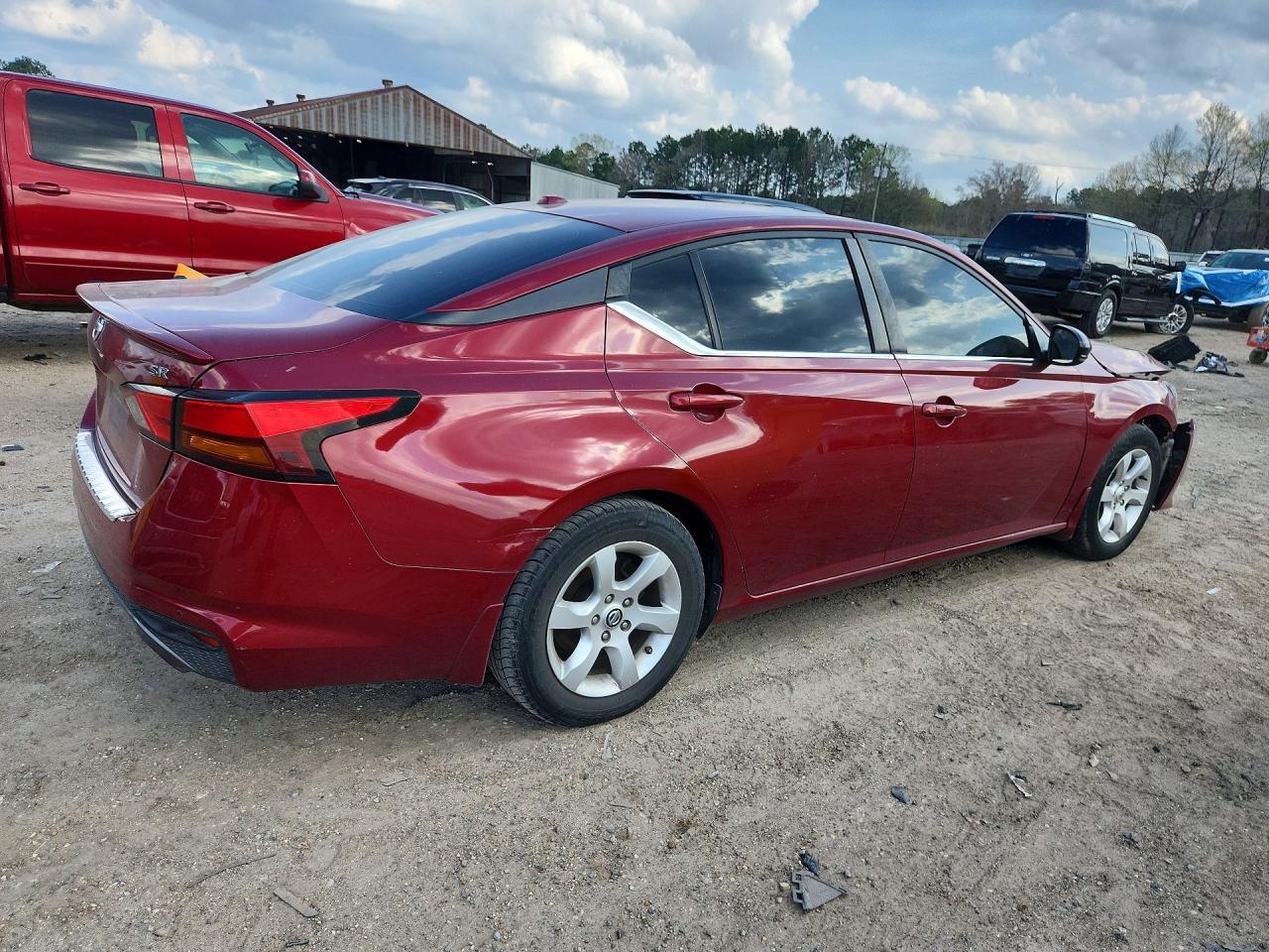 2020 Nissan Altima Sr - Фото 3