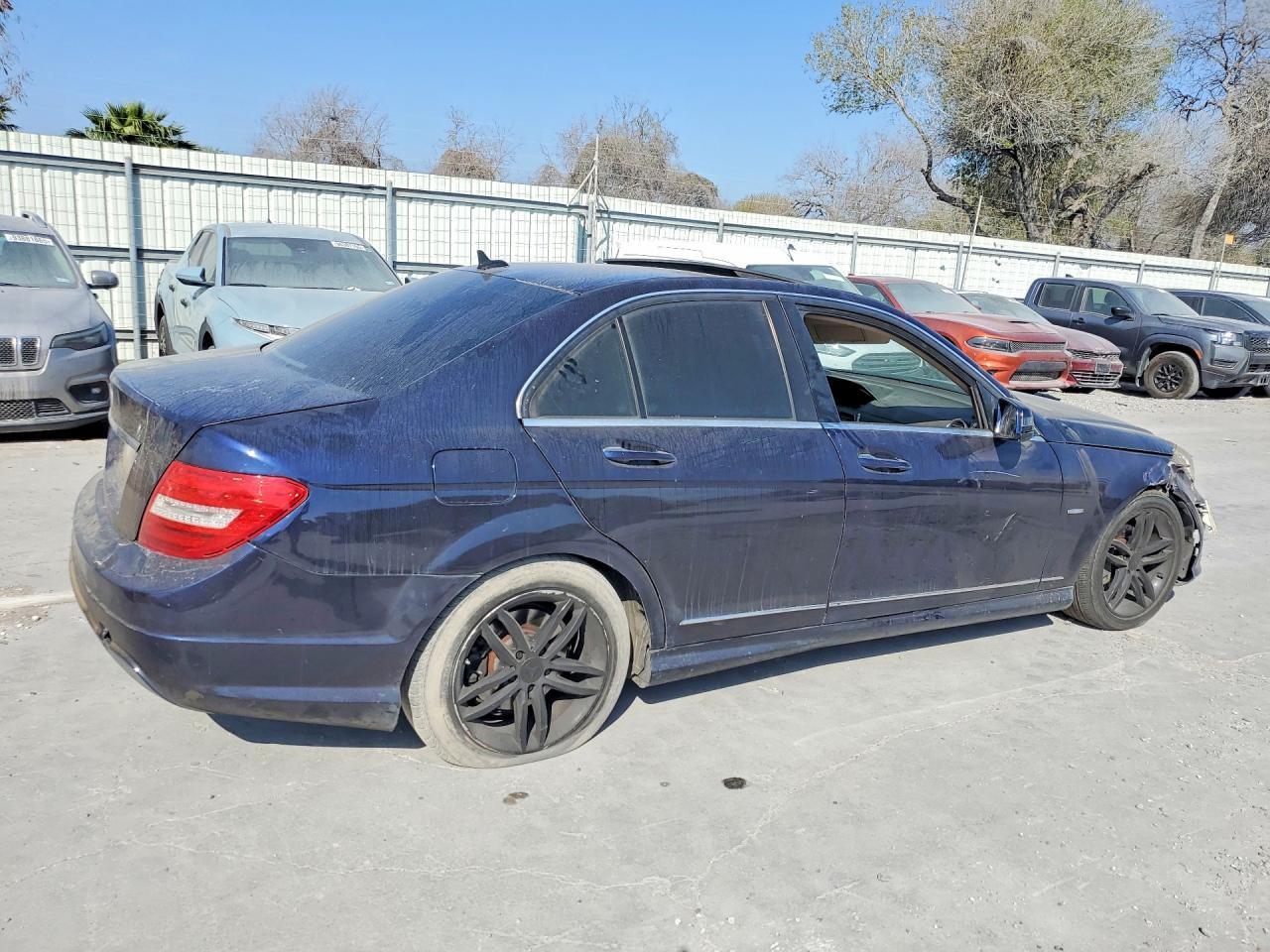2012 Mercedes-Benz C 250 - Фото 3