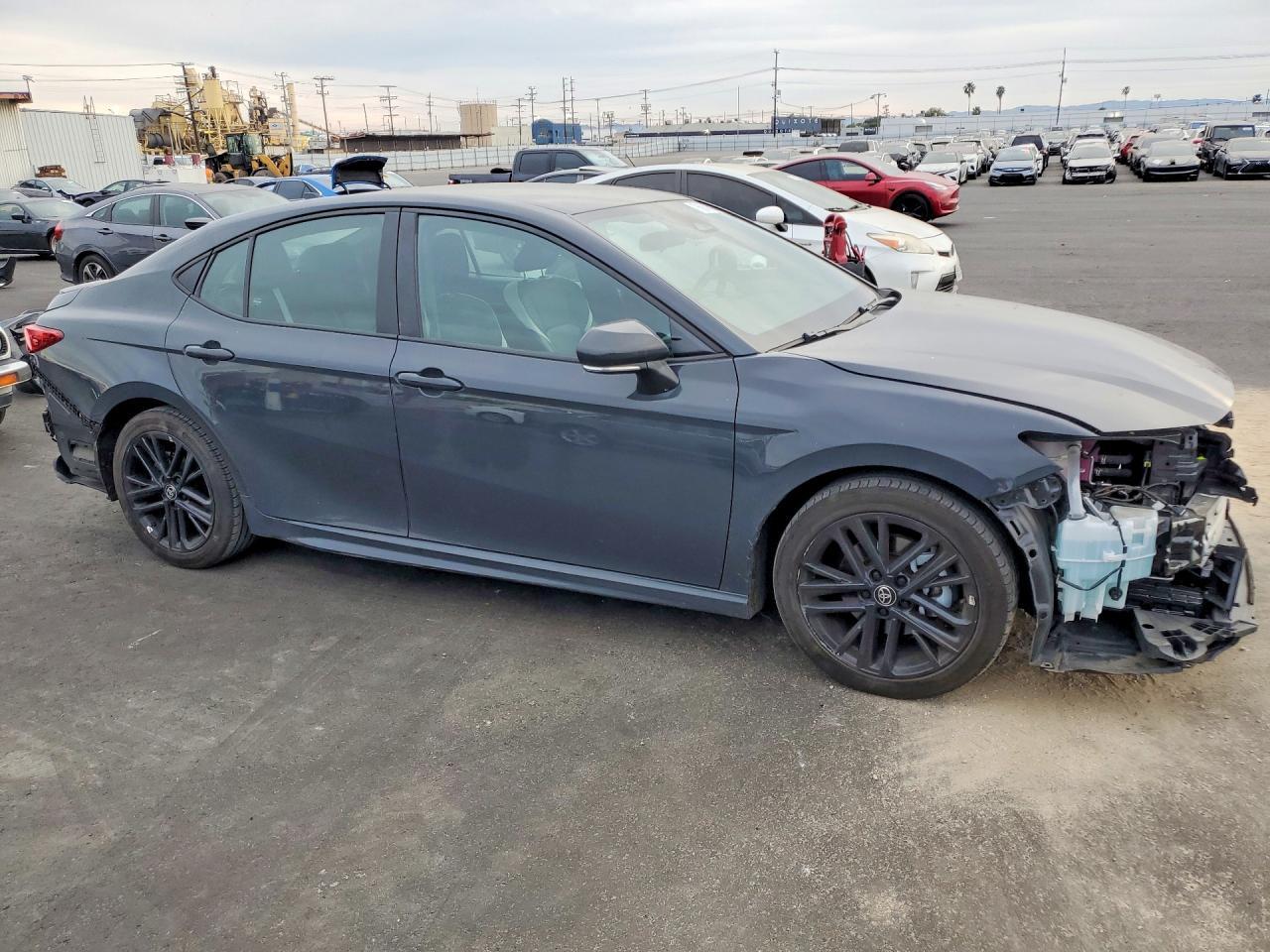 2025 Toyota Camry Se - Фото 4