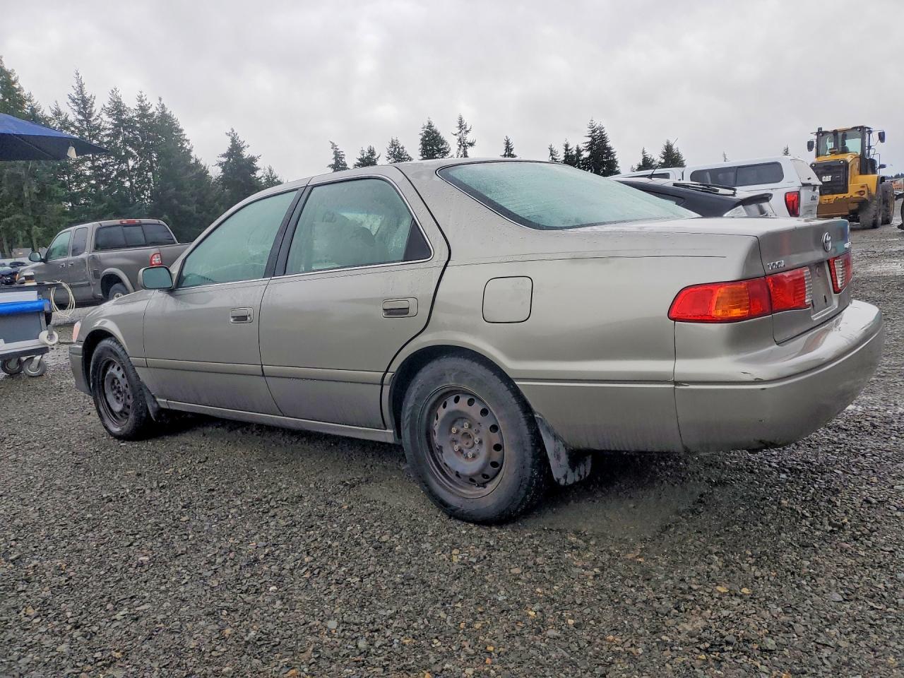 2001 Toyota Camry Le - Image 2