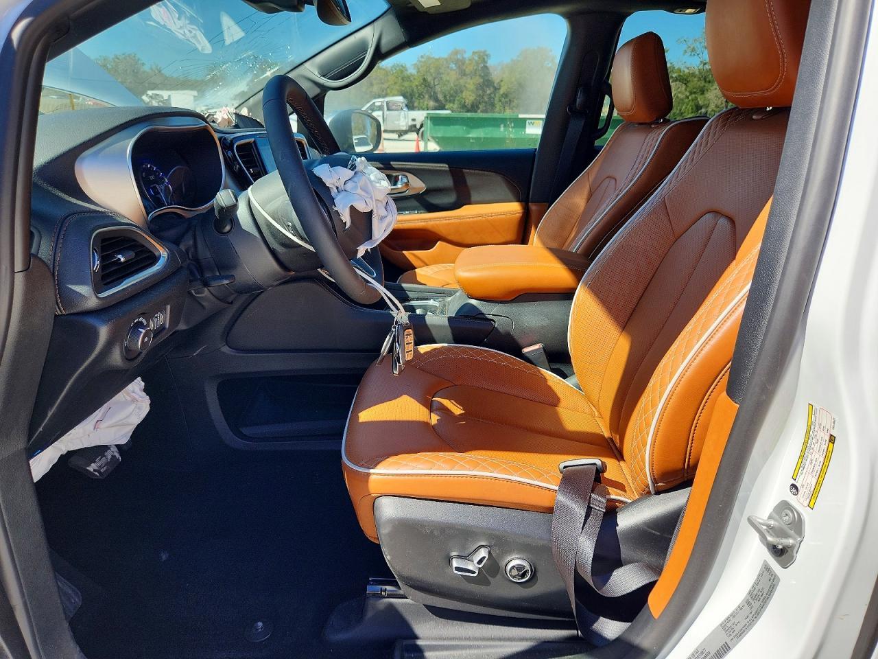 2026 Chrysler Pacifica Pinnacle - Image 7