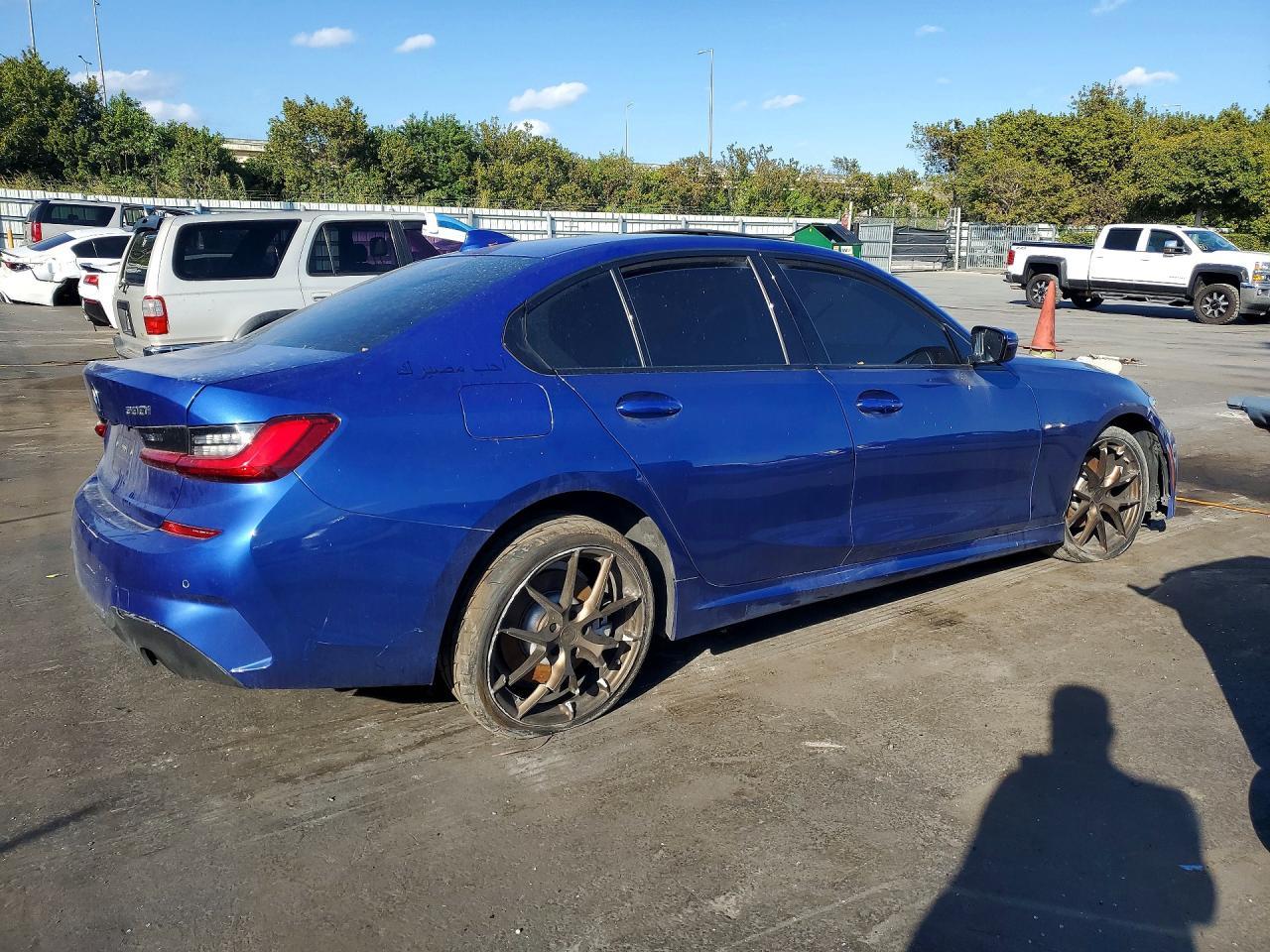 2019 BMW 330Xi - Image 3