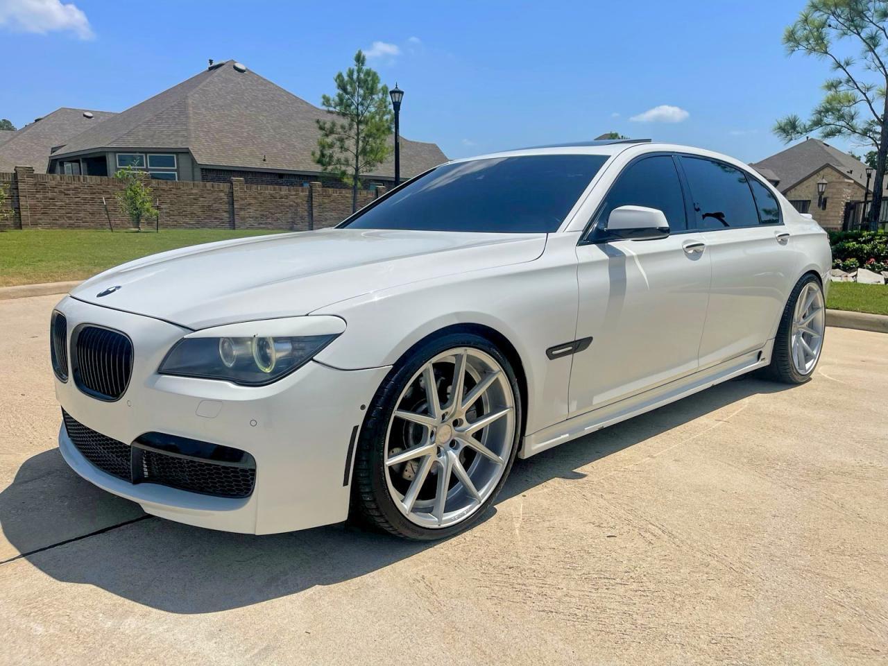 2010 BMW 750 Li - Фото 2