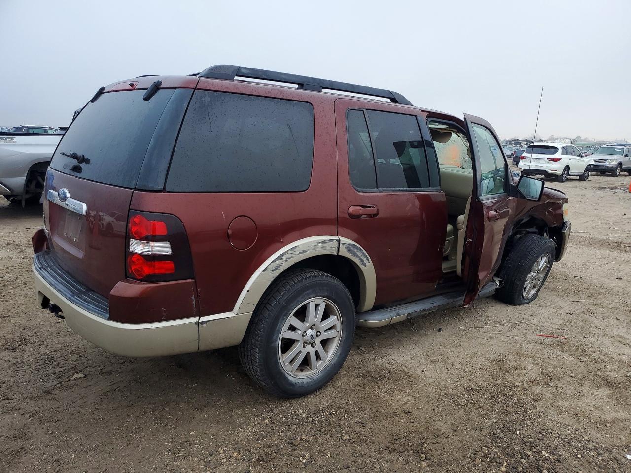 2010 Ford Explorer Eddie Bauer - Фото 3