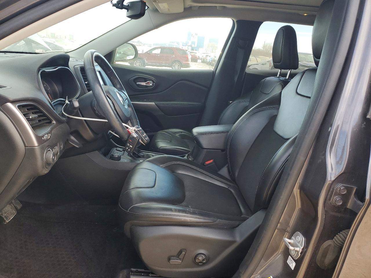 2019 Jeep Cherokee Latitude Plus - Фото 7