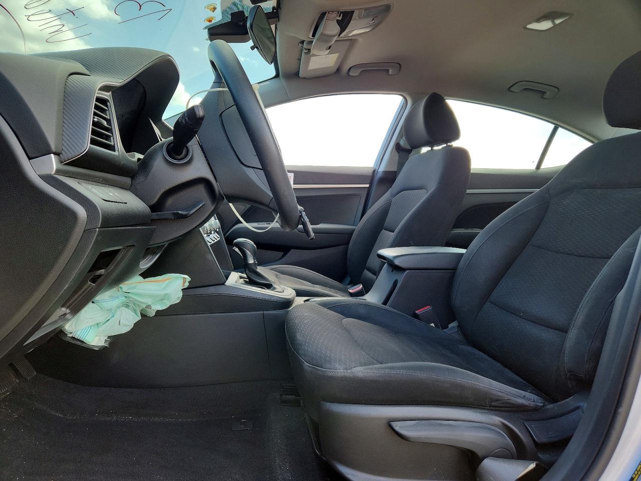2020 Hyundai Elantra Se - Фото 7