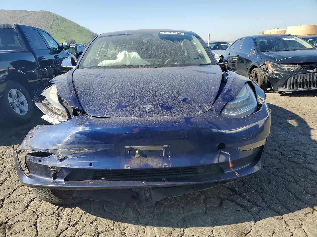 2018 Tesla Model 3 - Фото 5