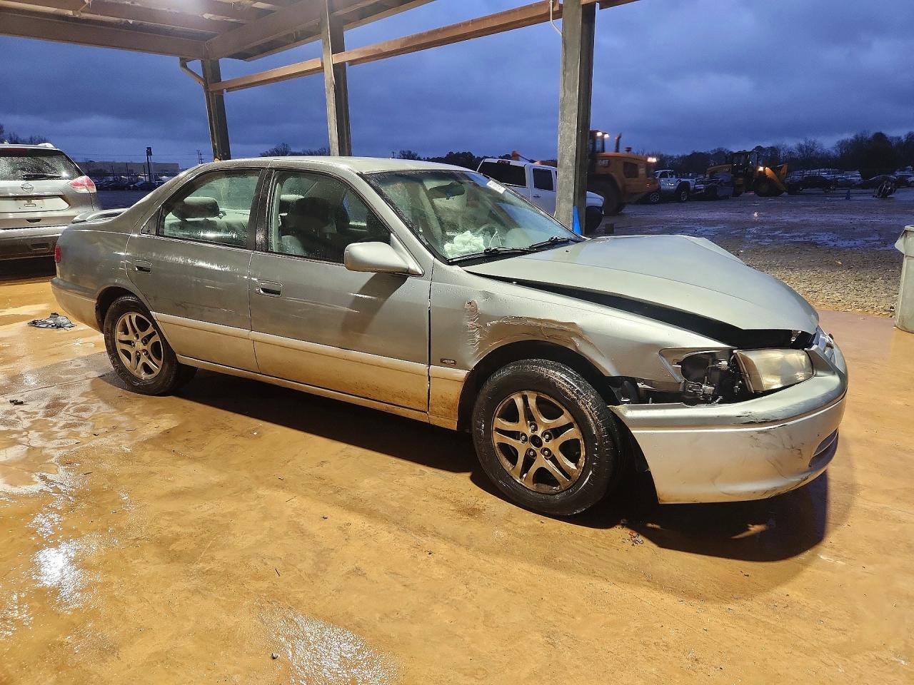 2001 Toyota Camry Le - Image 4