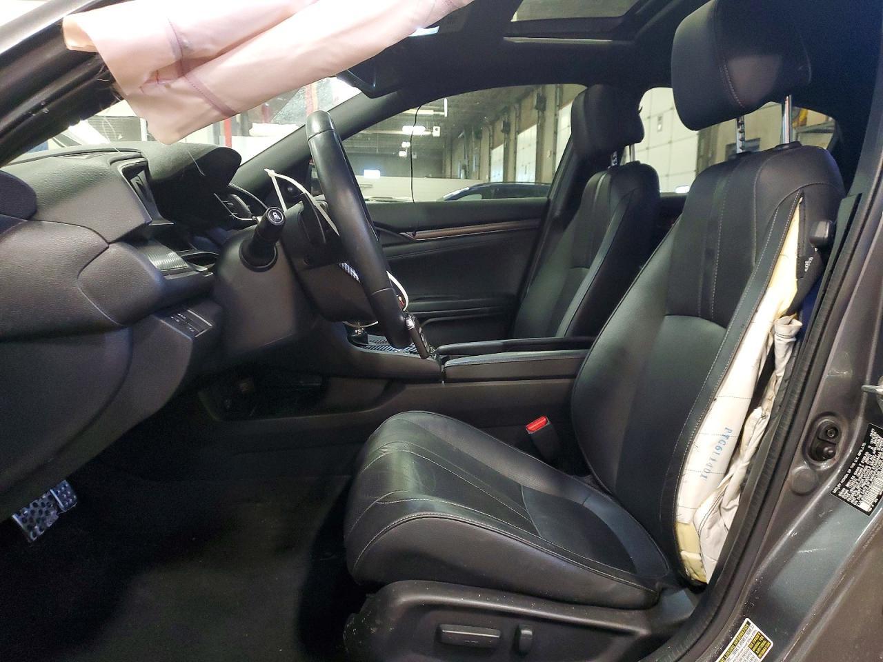 2017 Honda Civic Sport Touring - Image 7