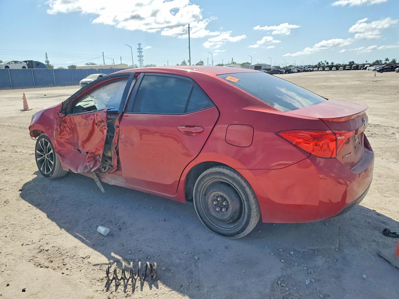 2017 Toyota Corolla Se - Фото 2