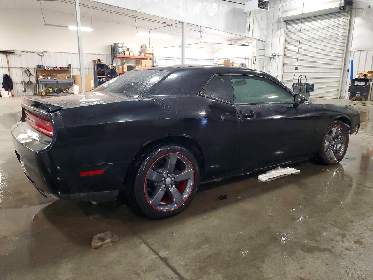 2014 Dodge Challenger Sxt - Image 3