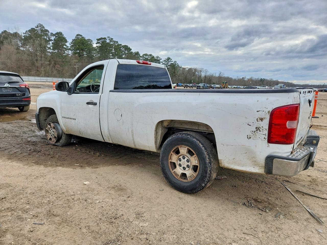 2008 Chevrolet Silverado C1500 - Фото 2